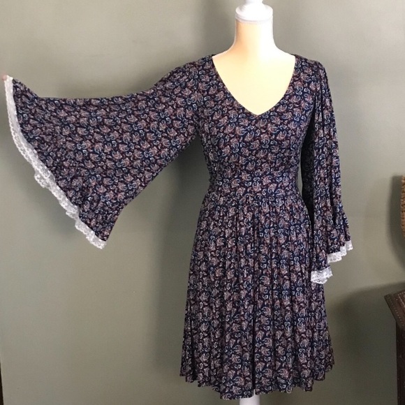 ModCloth Bell Dress - Picture 4 of 6